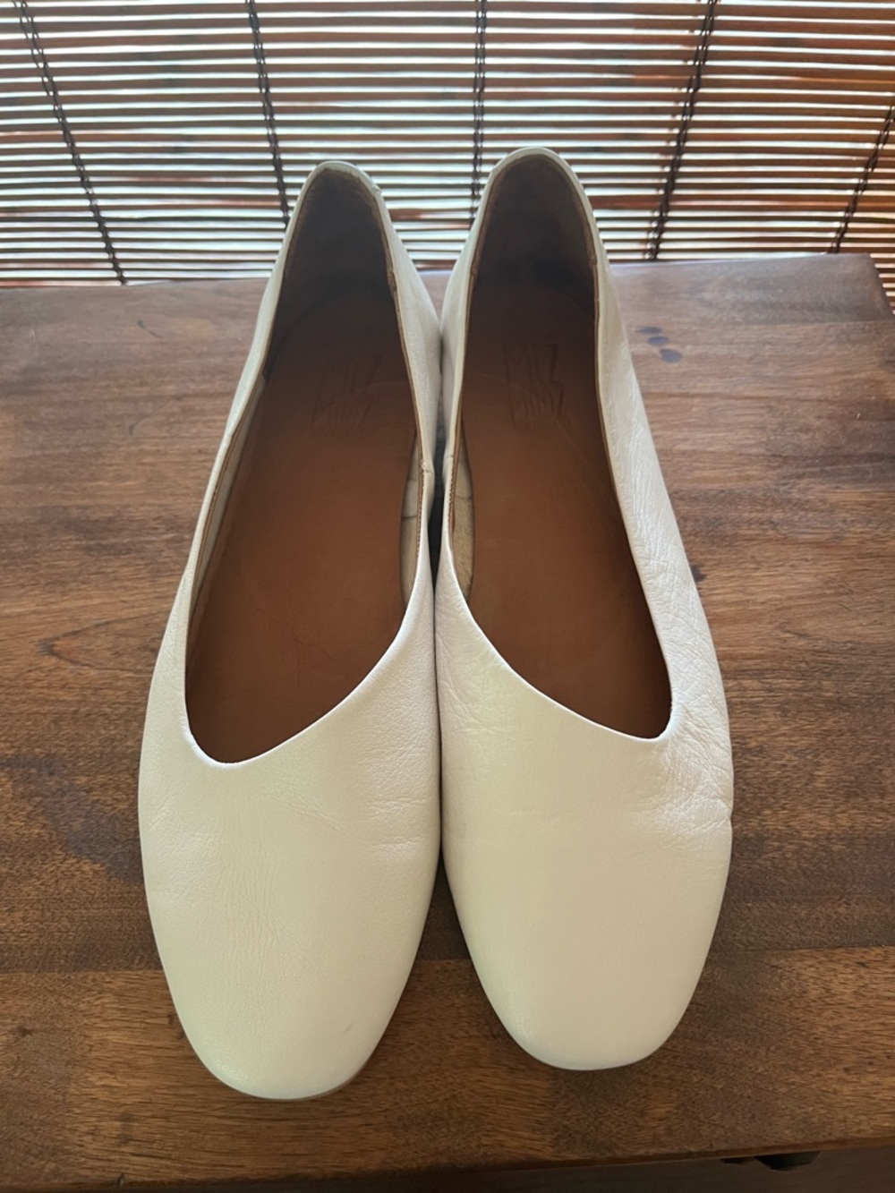 Miz Mooz Flats size 39 is 8.5 - Picture 2 of 7